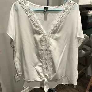 Shein 2XL top, lace center, tie front